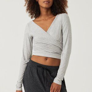 NWOT Outdoor Voices Cloudknit Long Sleeve Wrap Top - Size M - Heather Fog Grey